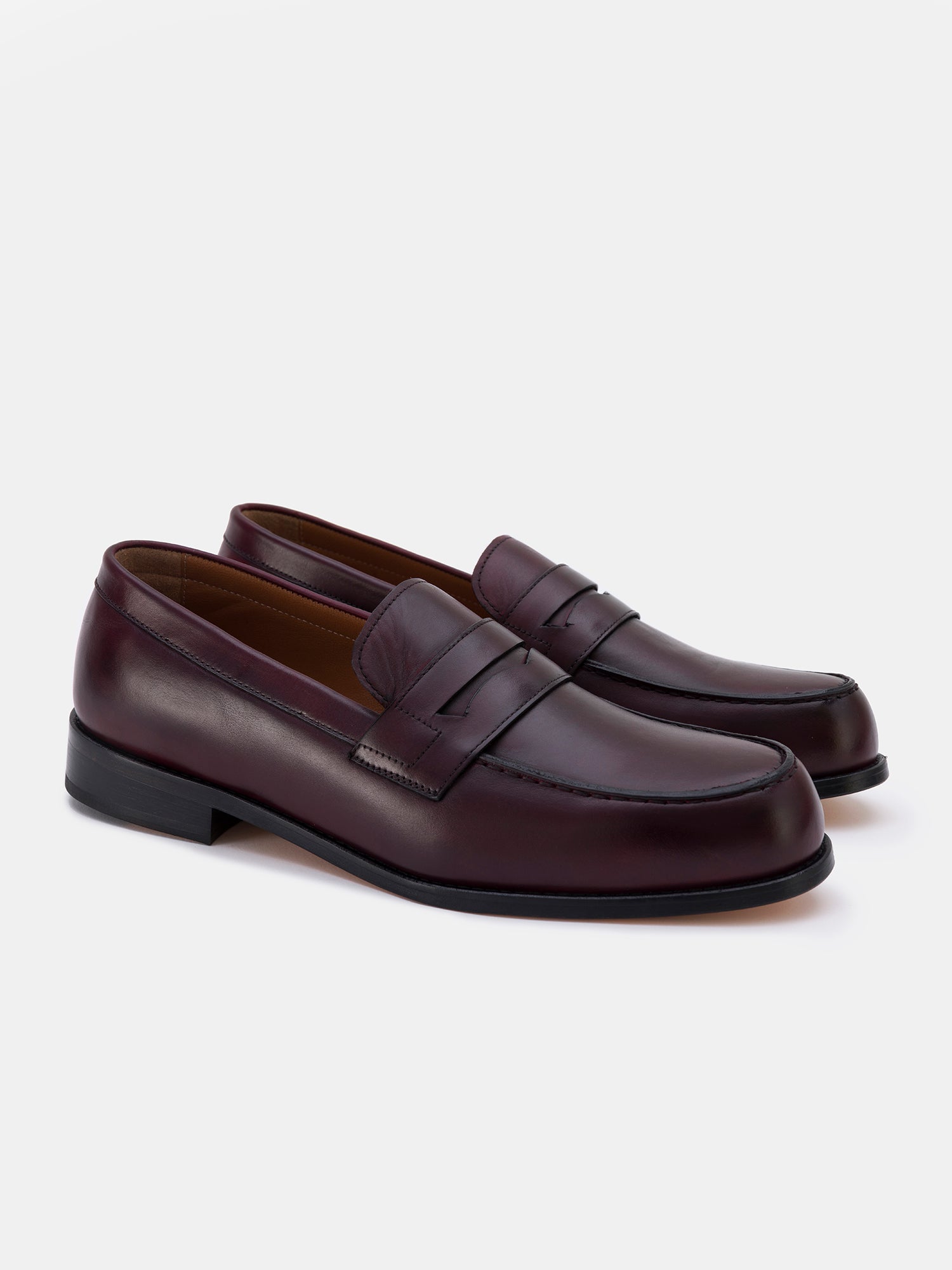 Pointy Penny Loafer Lackleder Bordeaux