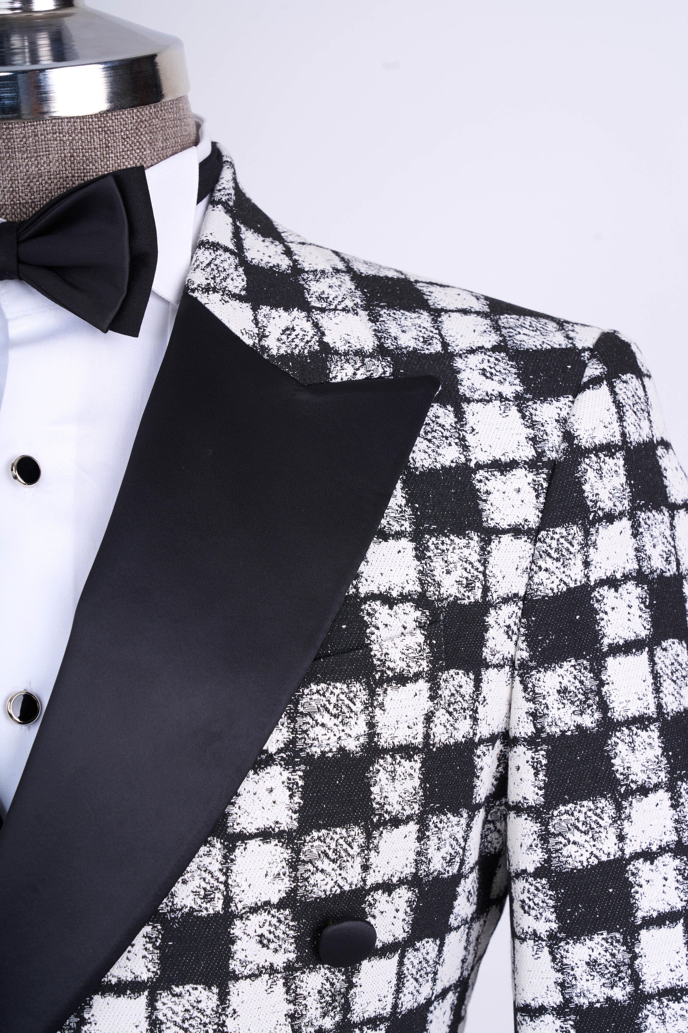 White Double Breasted Tuxedo 2-Piece