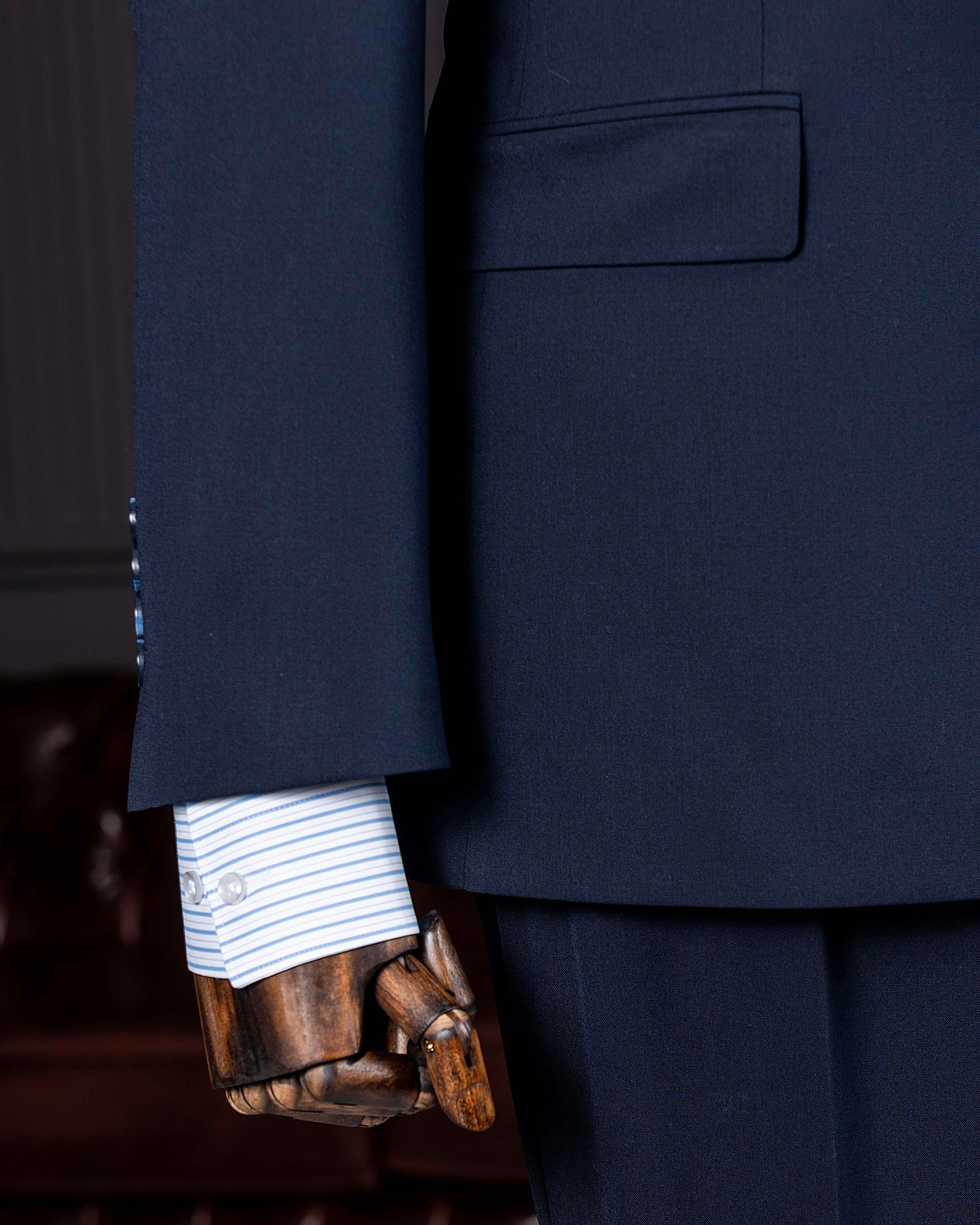 Navy double-breasted suit 2-piece – close-up of buttons, lapels, and tailoring details