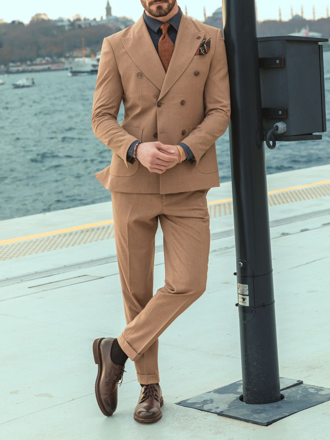 Brown Double Breasted Suit 2-Piece