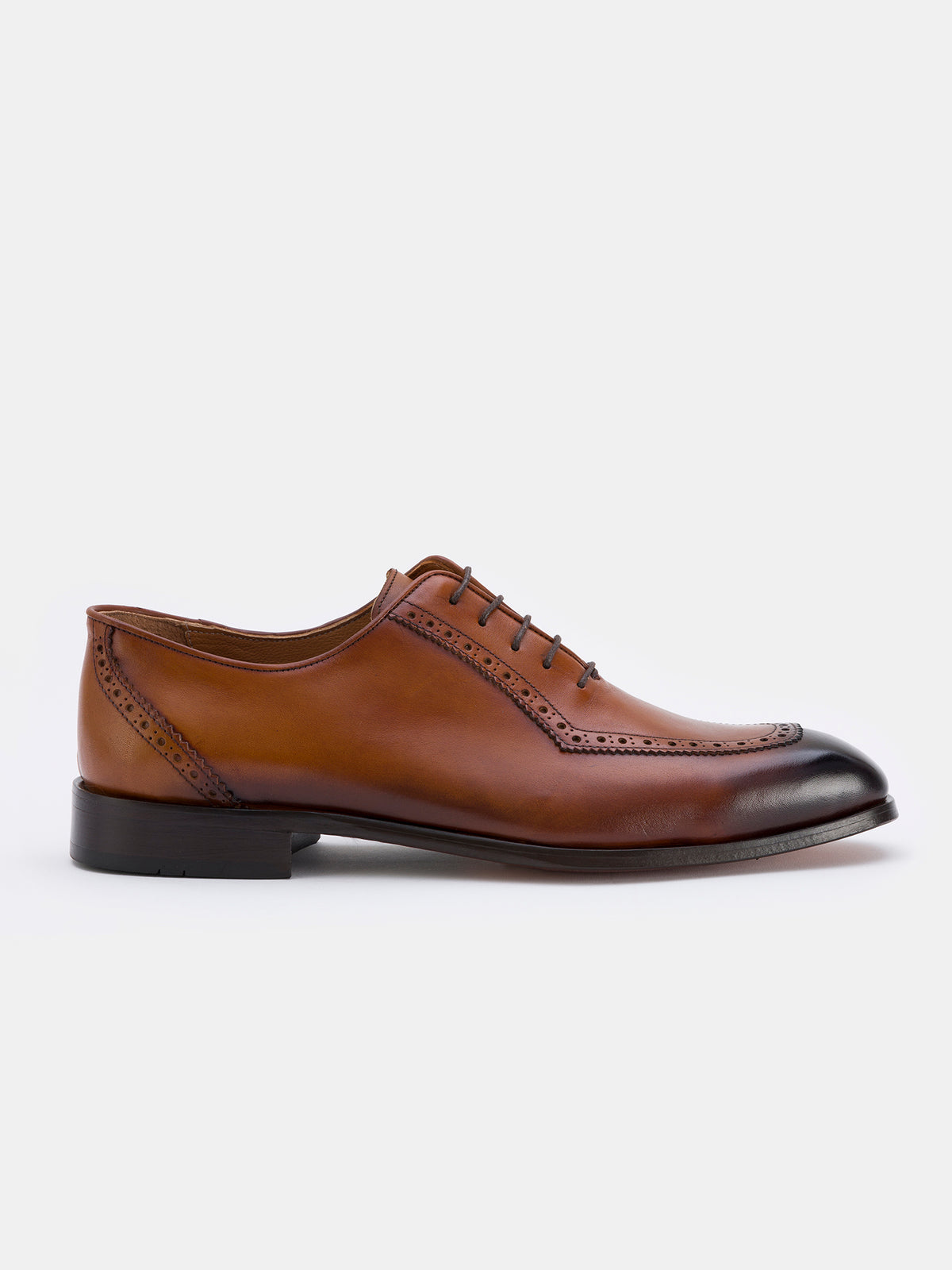 VIOSSI brown wingtips Oxford side angle view - showcasing leather profile and wing tip detailing on dress shoe