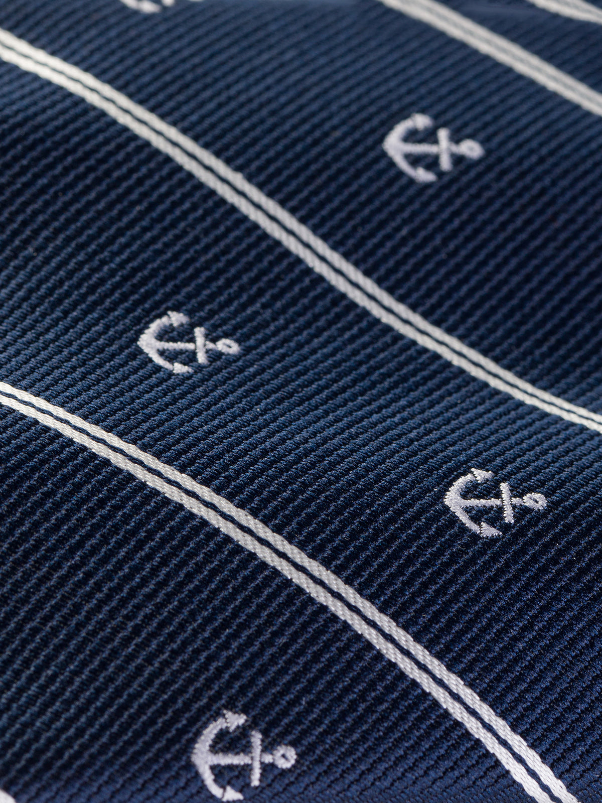 VIOSSI navy striped necktie detail showing stripe spacing and texture, perfect 9 cm tie for suits