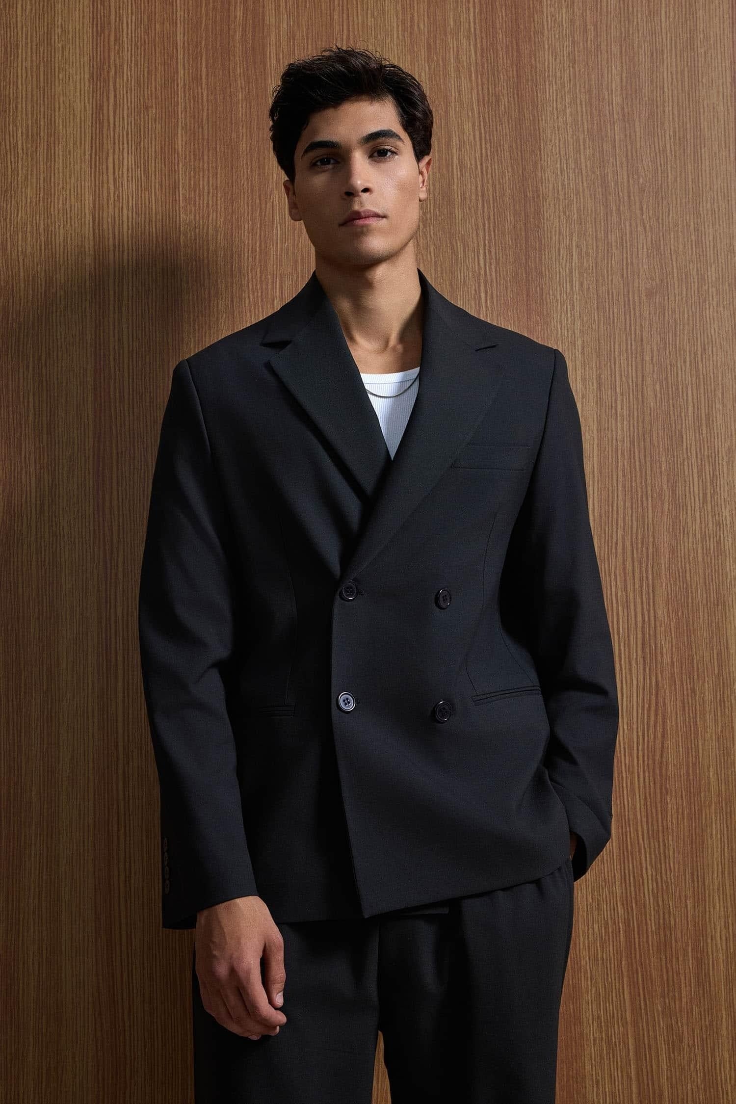 VIOSSI Black Double Breasted Oversized Suit 2-Piece front view - tuxedo double breasted italian suit styles