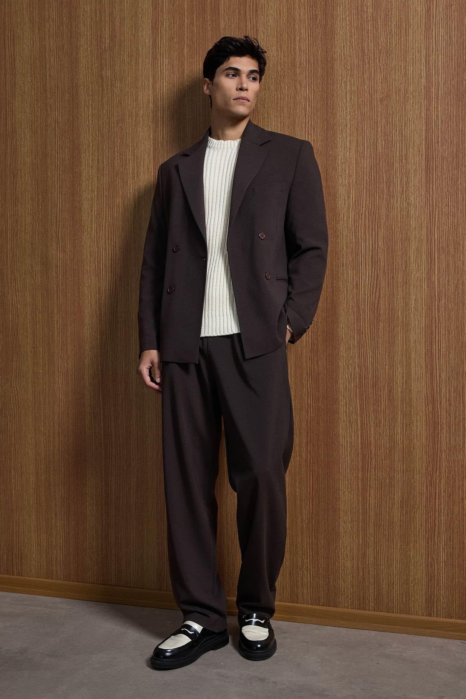 VIOSSI brown tuxedo double breasted oversized suit 2-piece set shown from front view with italian suit styles design