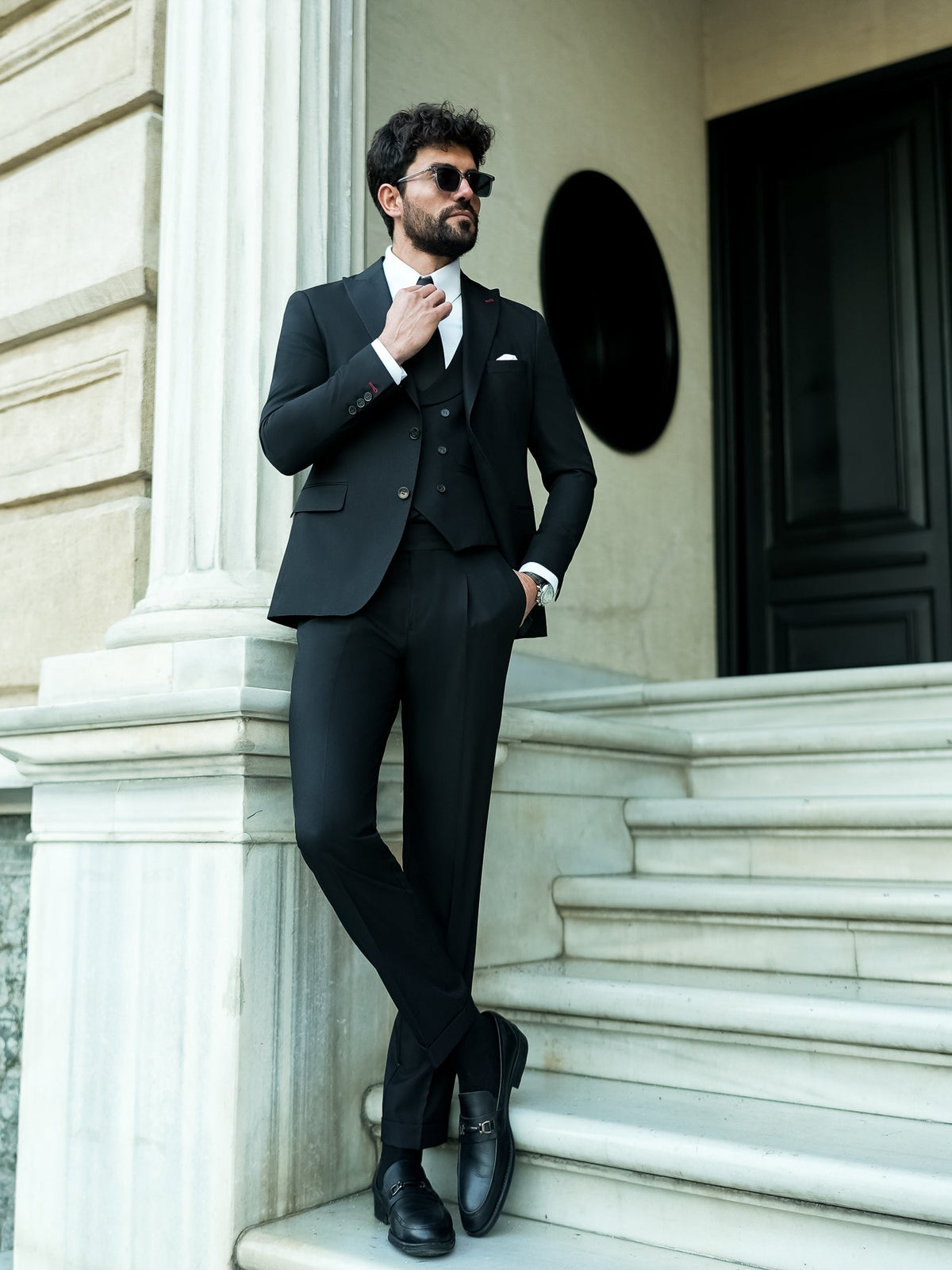 VIOSSI Black Modern-Fit Suit 3-Piece back view displaying tailored fit and italian suit styles craftsmanship