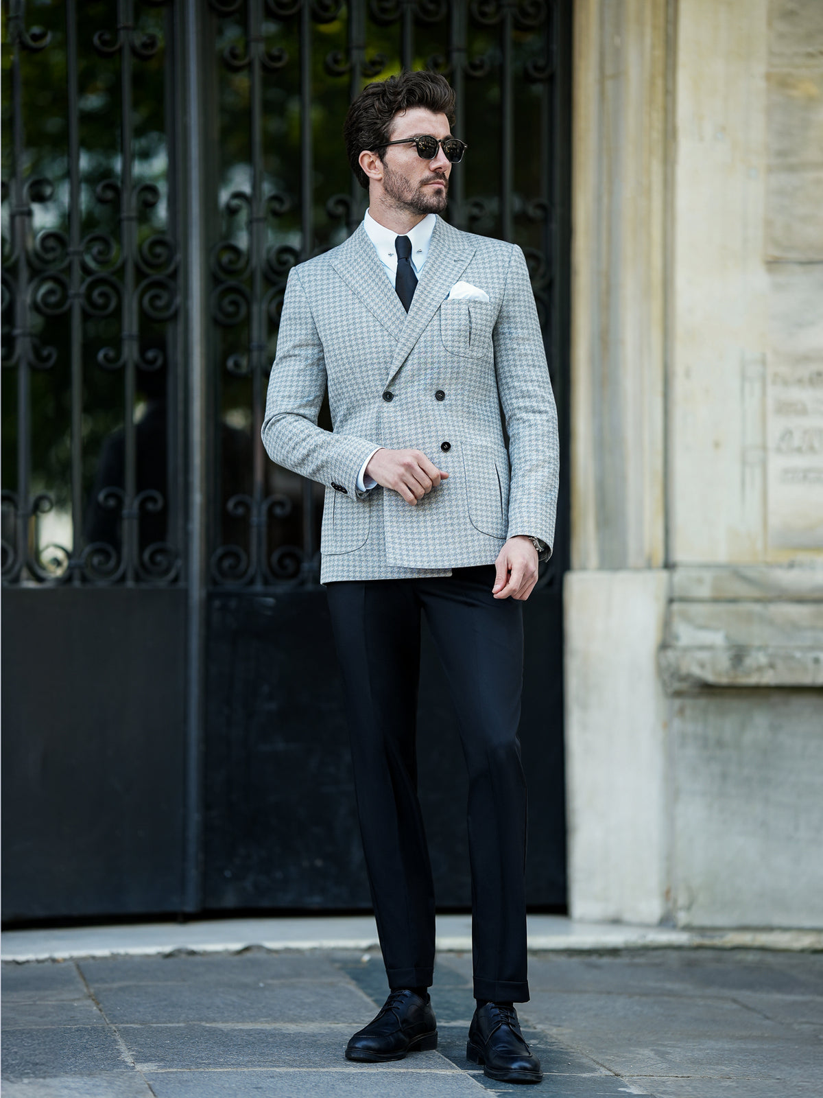VIOSSI grey houndstooth men double breasted blazer detail shot of fabric texture and button closure