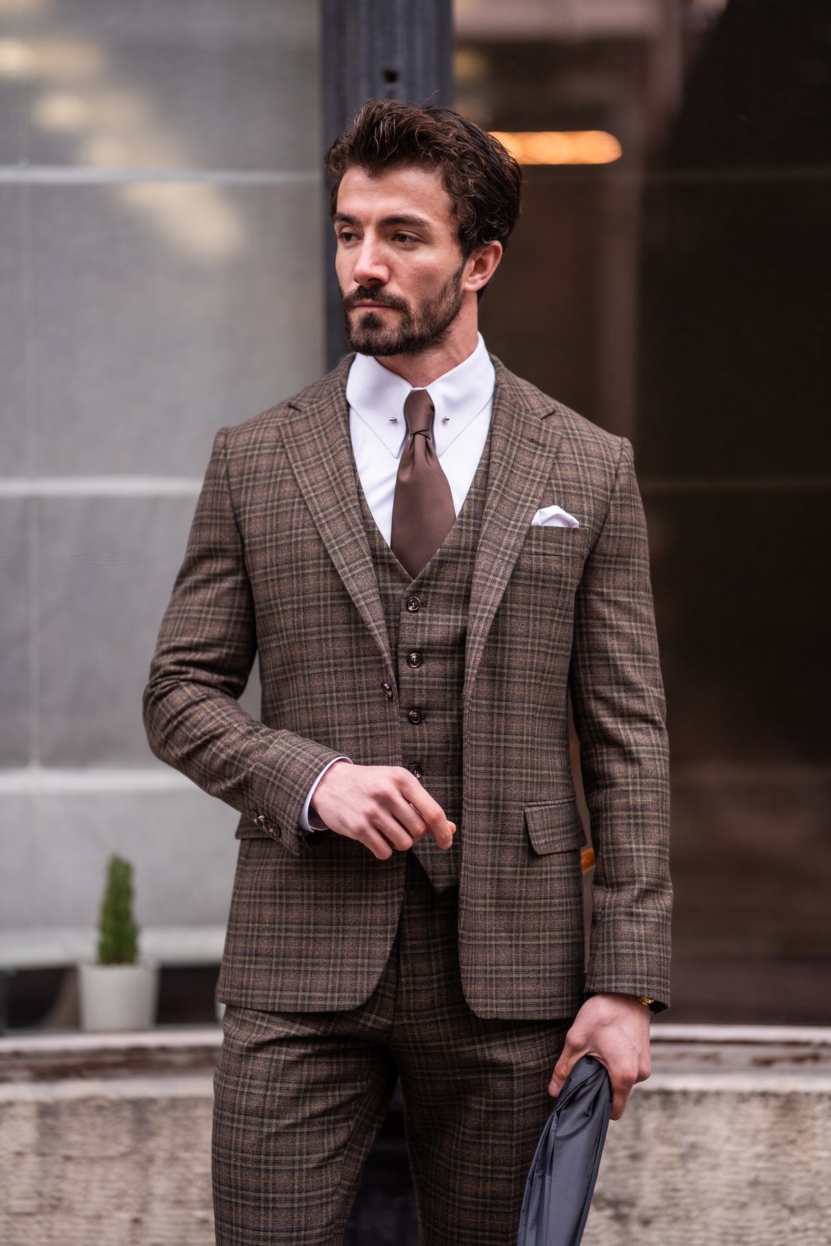 VIOSSI Brown Plaid Slim-Fit Suit 3-Piece jacket lapel close-up featuring italian suit styles construction