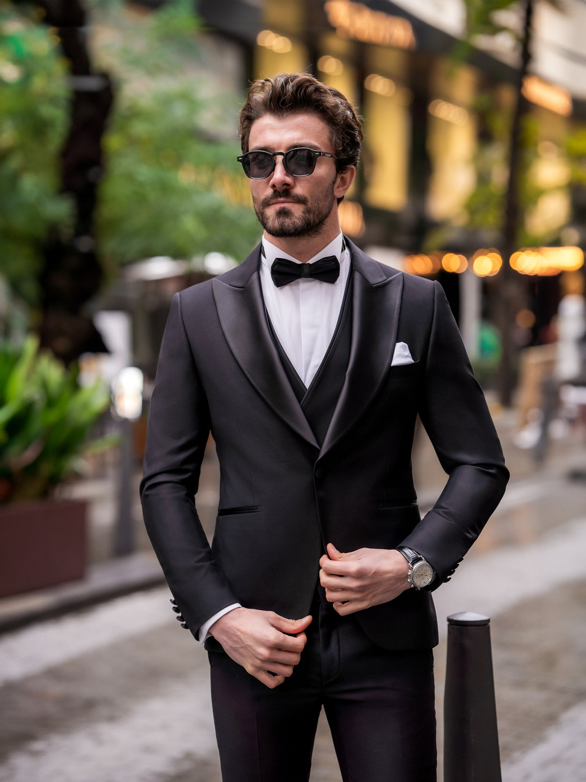 VIOSSI black 3-piece double breasted tuxedo vest detail with matching jacket and trousers