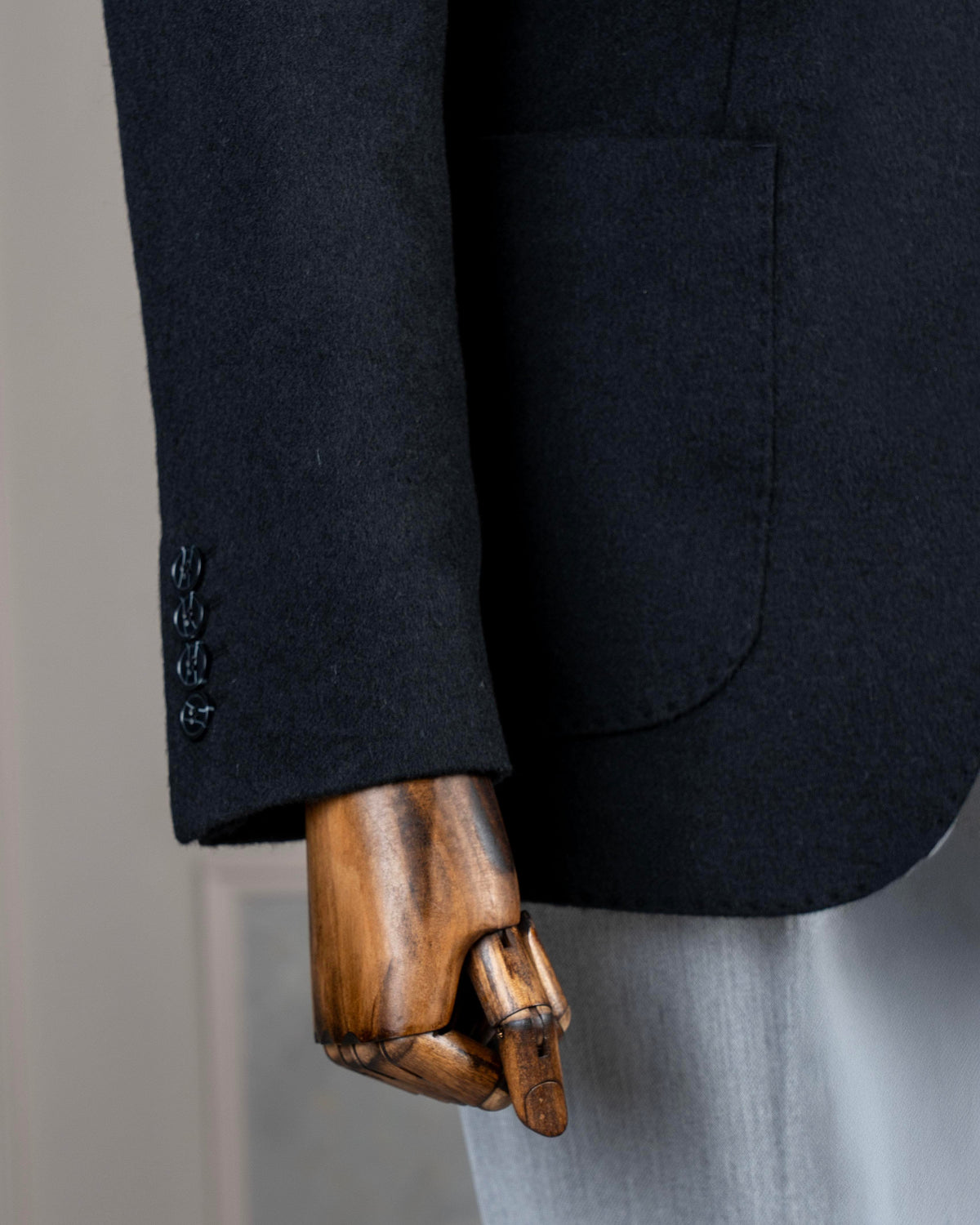 VIOSSI black single breasted blazer front view - men double breasted blazer style with classic lapels and button closure