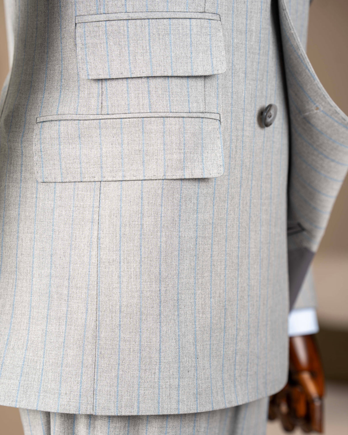 Grey striped double-breasted 2-piece suit – full-length front view with trousers