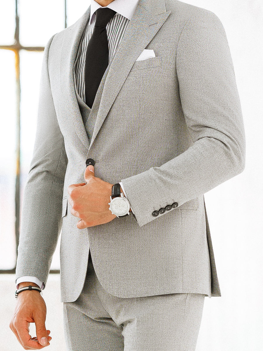 VIOSSI light grey slim-fit 3-piece suit front view - Italian suit styles for contemporary menswear