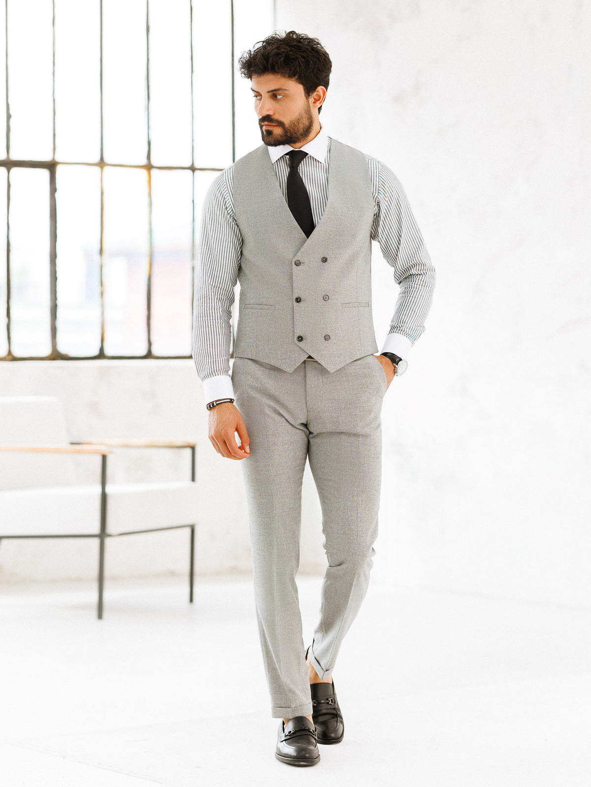 VIOSSI light grey slim-fit 3-piece suit styled with dress shirt and tie - italian suit styles