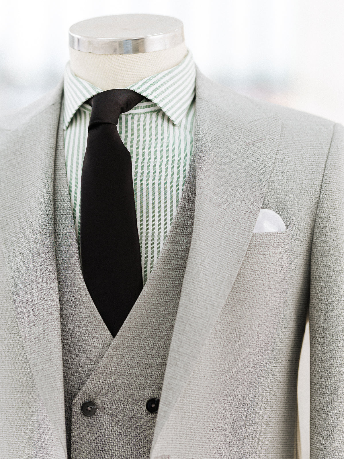 VIOSSI light grey slim-fit 3-piece suit complete outfit on model - italian suit styles